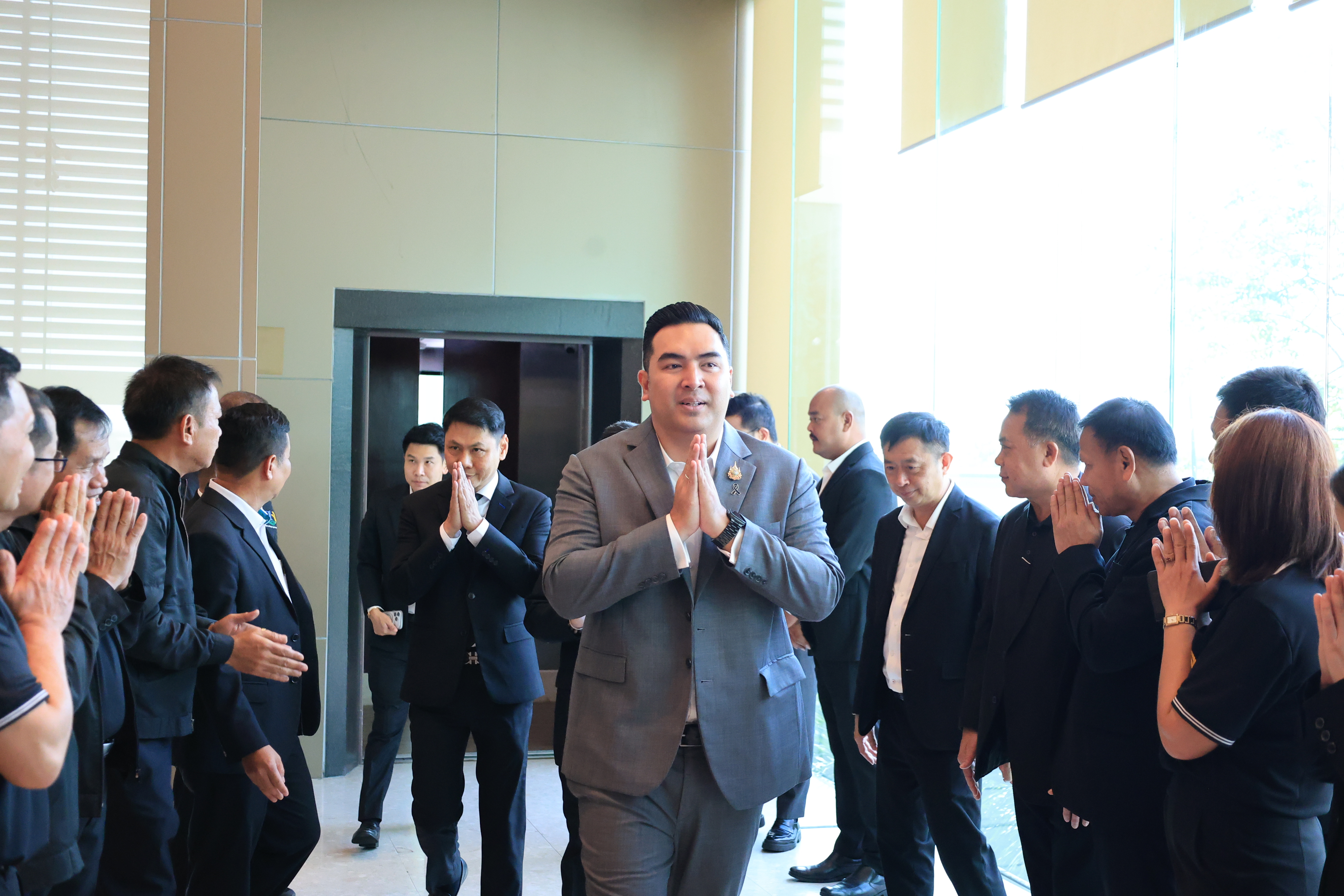 title - รมช.วัชระพล สั่งเร่งดำเนินการ บริหารจัดการที่ดินและดิน มอบสิทธิในที่ดินทำกินให้แก่เกษตรกร